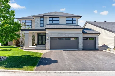 51 Bridle Crest Court Kanata ON K2M 0H5