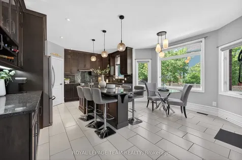 51 Bridle Crest Court Kanata ON K2M 0H5
