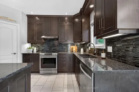 51 Bridle Crest Court Kanata ON K2M 0H5