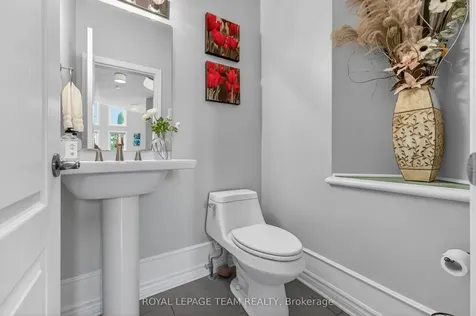 51 Bridle Crest Court Kanata ON K2M 0H5