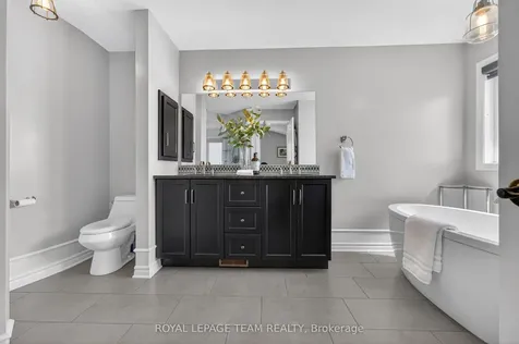 51 Bridle Crest Court Kanata ON K2M 0H5