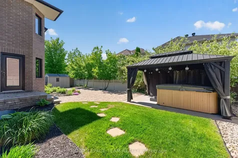 51 Bridle Crest Court Kanata ON K2M 0H5