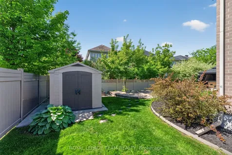 51 Bridle Crest Court Kanata ON K2M 0H5