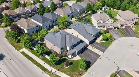 51 Bridle Crest Court Kanata ON K2M 0H5