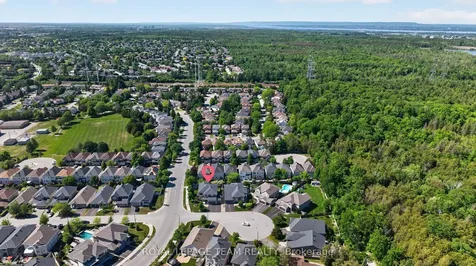51 Bridle Crest Court Kanata ON K2M 0H5