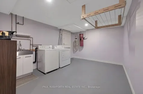 90 Acklam Terrace Kanata ON K2K 2J1
