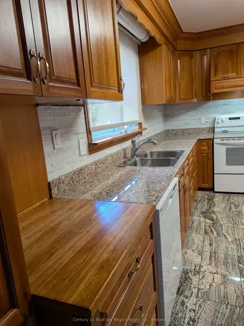 1 Portage Avenue North Bay ON P1A 1P1