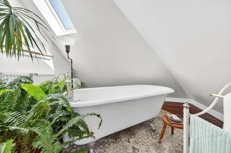 35 Burris Street Hamilton ON L8M 2J1