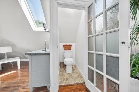 35 Burris Street Hamilton ON L8M 2J1