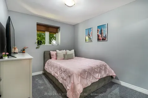 1212 Fennell Avenue E Hamilton ON L8T 1T2