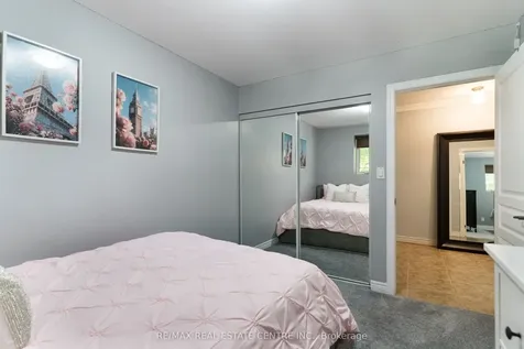 1212 Fennell Avenue E Hamilton ON L8T 1T2