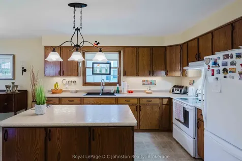 86 Breadalbane Street S Saugeen Shores ON N0H 2L0