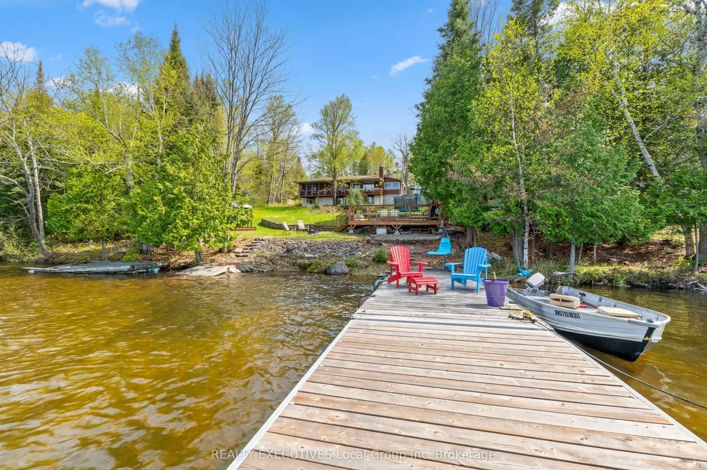 1464 Peninsula Road North Bay ON P1B 8G4