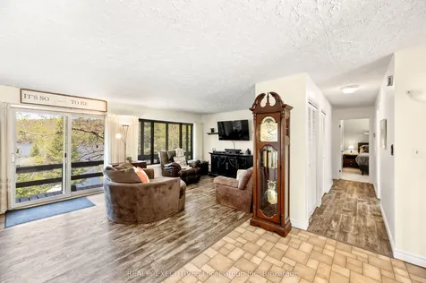 1464 Peninsula Road North Bay ON P1B 8G4