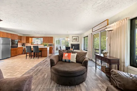1464 Peninsula Road North Bay ON P1B 8G4
