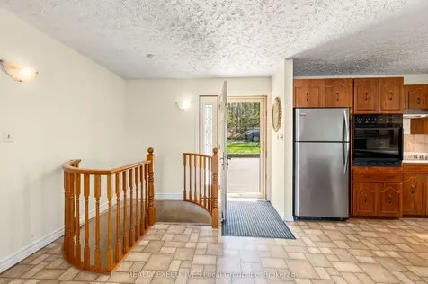 1464 Peninsula Road North Bay ON P1B 8G4