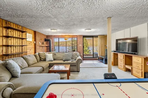 1464 Peninsula Road North Bay ON P1B 8G4