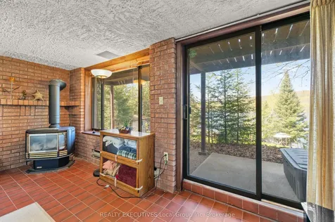 1464 Peninsula Road North Bay ON P1B 8G4