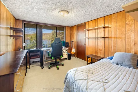 1464 Peninsula Road North Bay ON P1B 8G4