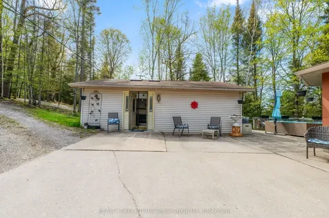 1464 Peninsula Road North Bay ON P1B 8G4