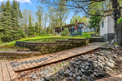 1464 Peninsula Road North Bay ON P1B 8G4