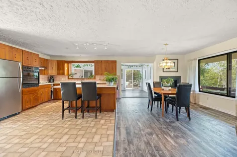 1464 Peninsula Road North Bay ON P1B 8G4