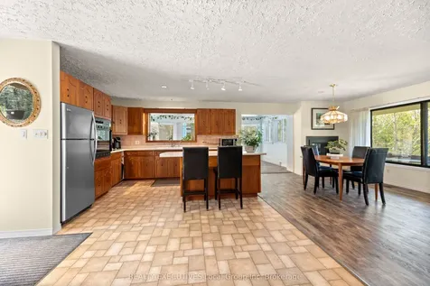 1464 Peninsula Road North Bay ON P1B 8G4