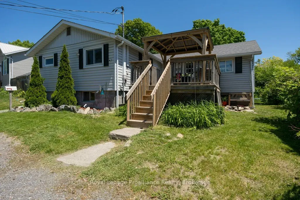 327 Sidney Street Quinte West ON K8V 2V1