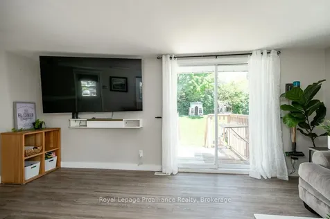 327 Sidney Street Quinte West ON K8V 2V1