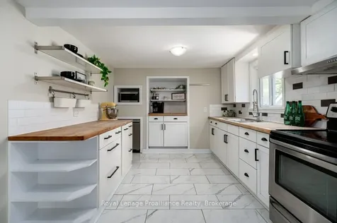 327 Sidney Street Quinte West ON K8V 2V1
