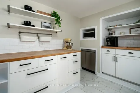 327 Sidney Street Quinte West ON K8V 2V1