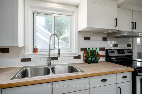 327 Sidney Street Quinte West ON K8V 2V1