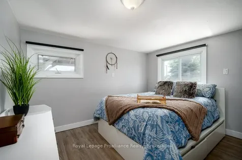 327 Sidney Street Quinte West ON K8V 2V1