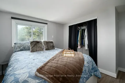 327 Sidney Street Quinte West ON K8V 2V1