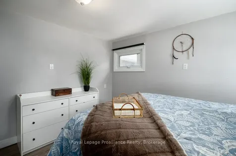 327 Sidney Street Quinte West ON K8V 2V1