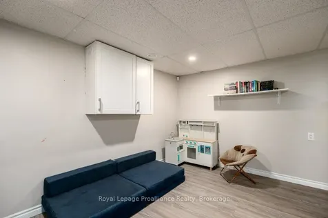 327 Sidney Street Quinte West ON K8V 2V1