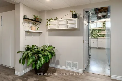327 Sidney Street Quinte West ON K8V 2V1