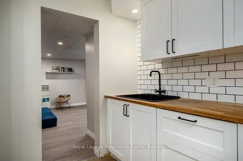 327 Sidney Street Quinte West ON K8V 2V1