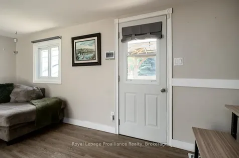 327 Sidney Street Quinte West ON K8V 2V1