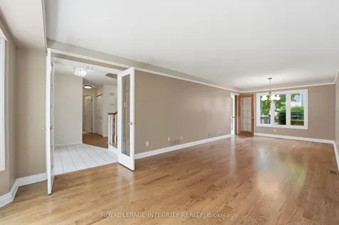 50 Bramble Wood Crescent Kanata ON K2M 2H4