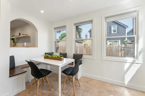160 Britannia Avenue Hamilton ON L8H 1X1
