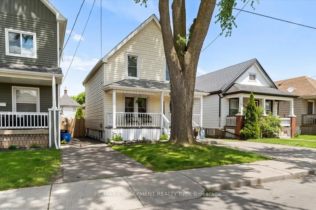 17 Craigmiller Avenue Hamilton ON L8L 3H9