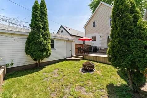 17 Craigmiller Avenue Hamilton ON L8L 3H9