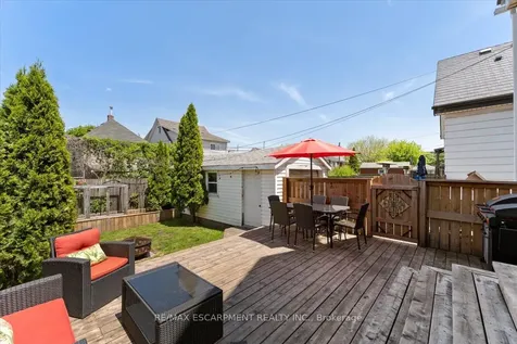 17 Craigmiller Avenue Hamilton ON L8L 3H9