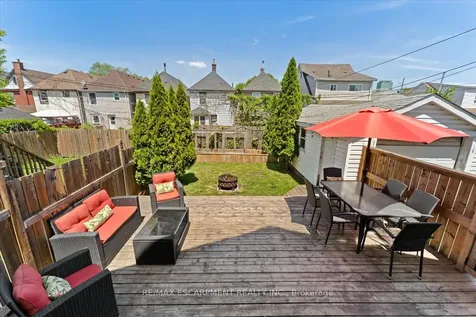 17 Craigmiller Avenue Hamilton ON L8L 3H9