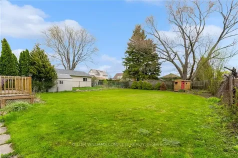 95 Dana Drive Hamilton ON L9A 3H9