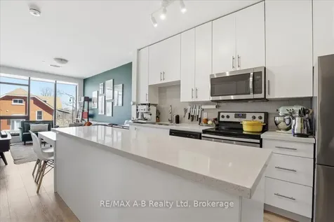 690 King Street W Kitchener ON N2G 0B9