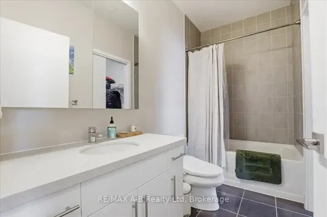 690 King Street W Kitchener ON N2G 0B9