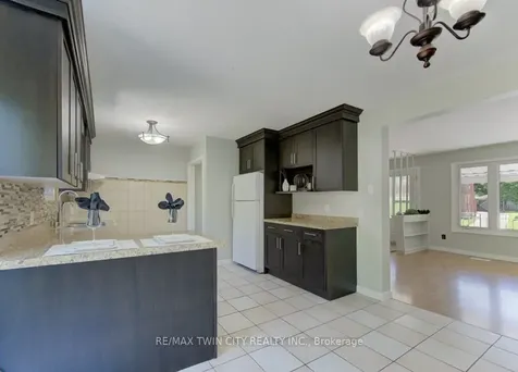 478 Wellington Street N Kitchener ON N2H 5L5