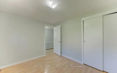 478 Wellington Street N Kitchener ON N2H 5L5